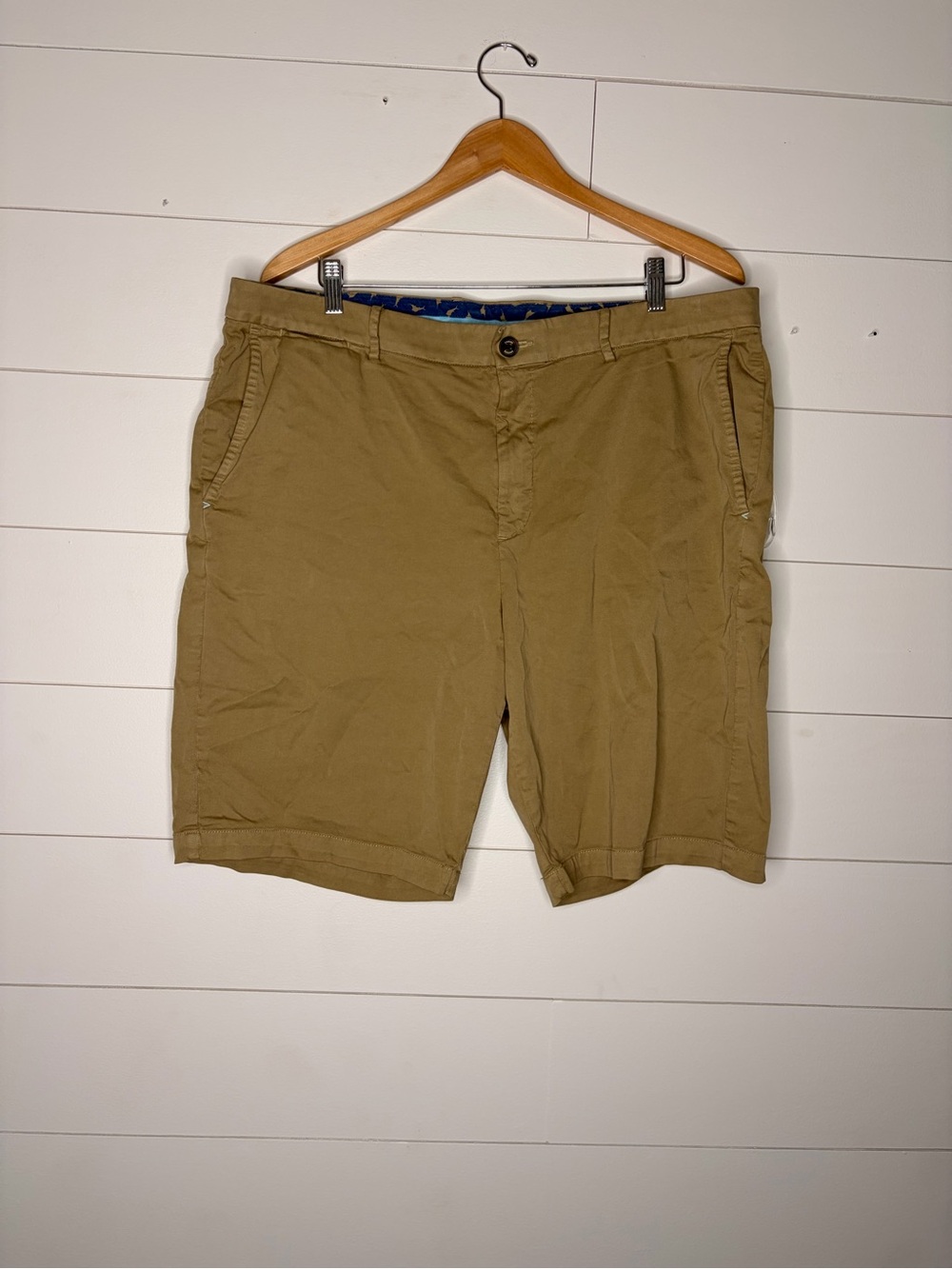 Tommy Bahama Chino Shorts Mens 40 Brown Khaki Preppy Prep Beach